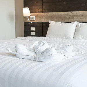 Lenjerie de pat Relaxia Home,2 persoane, 100% bumbac, Damasc cu latime dungi 2 cm, alb