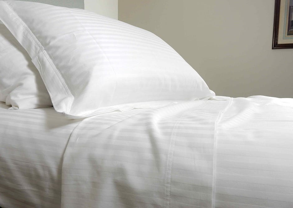 lenjerie-de-pat-o-persoana-damasc-dunga-ingusta-alb-hotel-bumbac-1-1.jpg