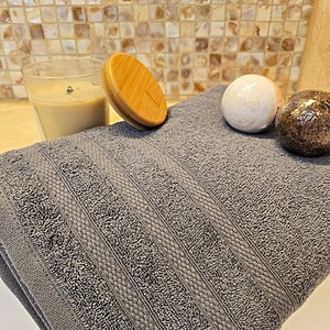 Prosop baie Tess Jacquard - 100% Bumbac, 400g/mp, gri antracit